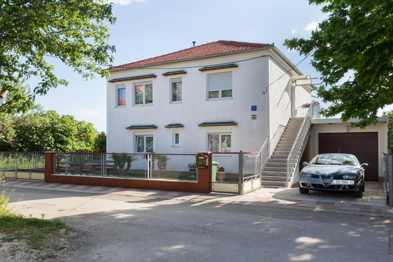 Apartment Twisting By The Private Pool Zadar Exterior photo